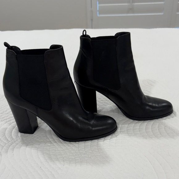 Michael Kors Shoes - Michael Kors Chic Black Ankle Booties 8.5